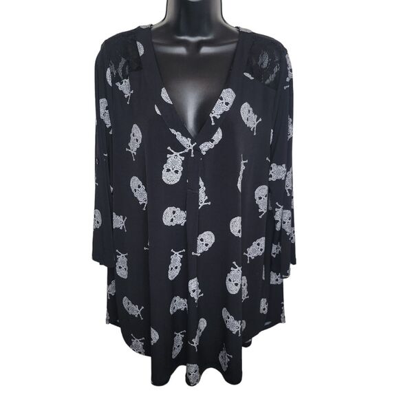 Torrid Studio Knit Skull Lace Yoke Harper top blouse Size 2/2x - Picture 2 of 7